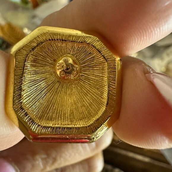 VINTAGE MONET PREMIERE COLLECTION GOLDTONE WITH RHINESTONE EARRINGS - Picture 3 of 3